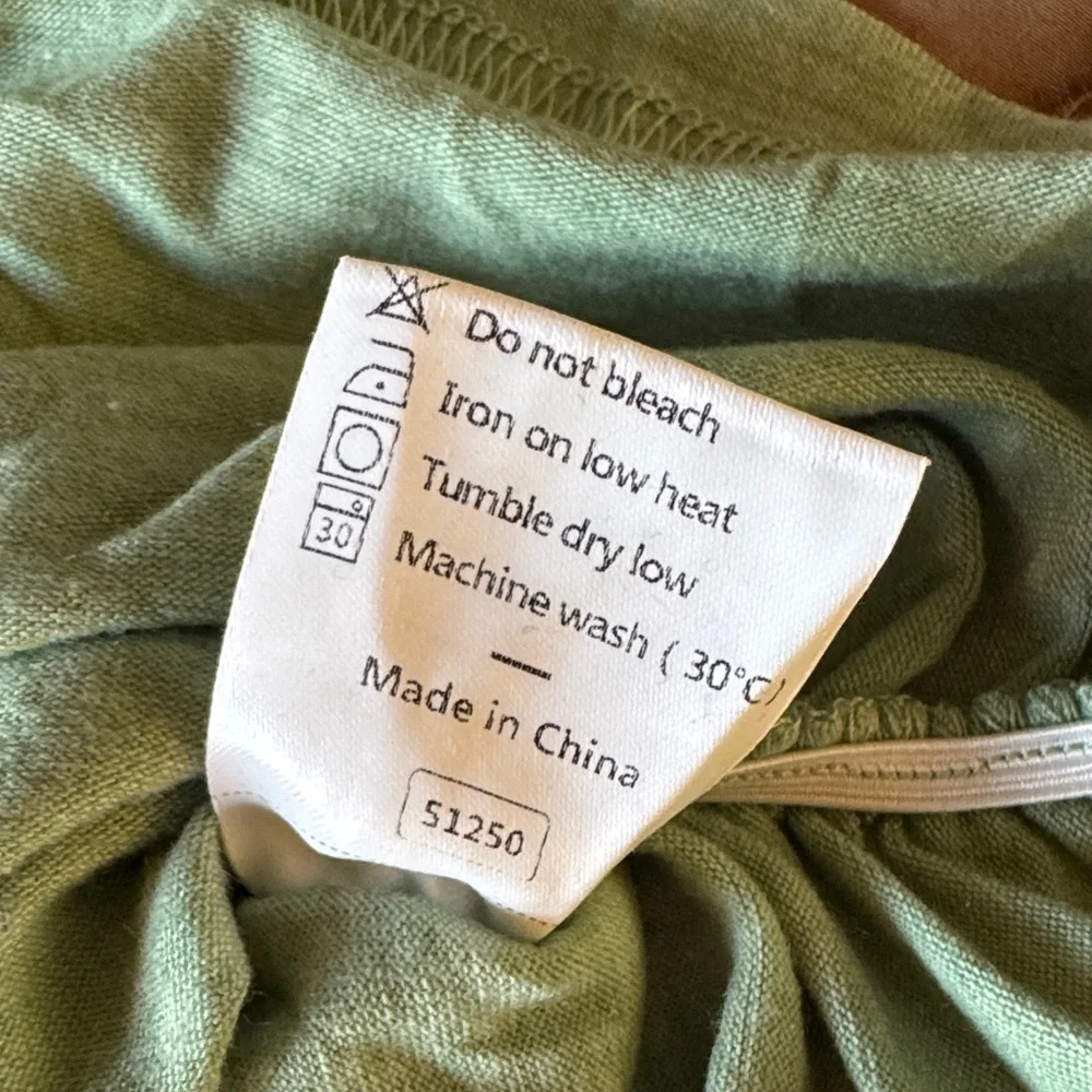 WIHOLL Sage Green Ruched Hem V-Neck Tee – XL (NWT) - Picture 9 of 10
